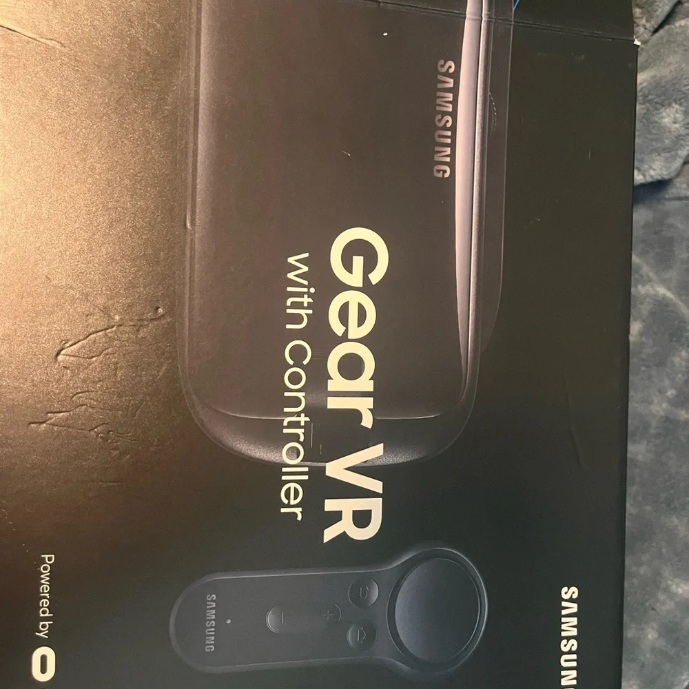 Samsung Black Standalone VR Headset with Dual Lens Display